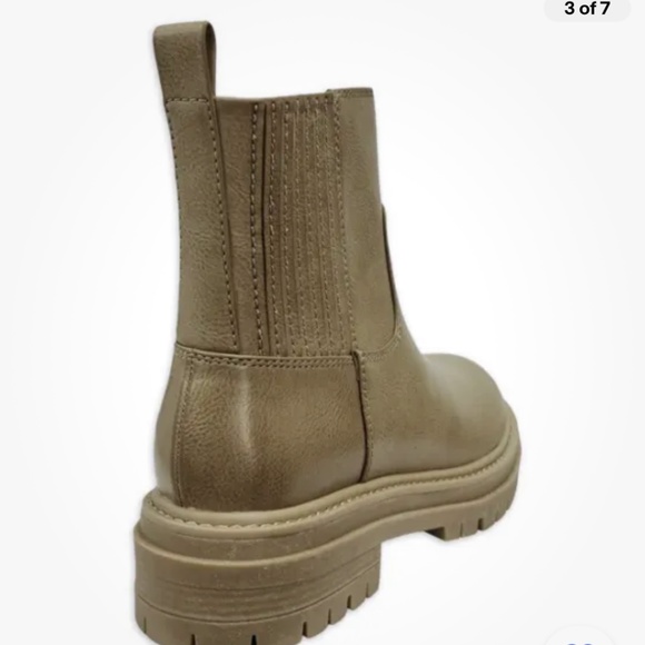 Time and Tru Women’s Tan Lug Chelsea Boots Size 7 NEW - Picture 3 of 7
